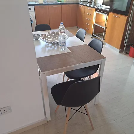 Sunshine, Strovolos - * Нікосія